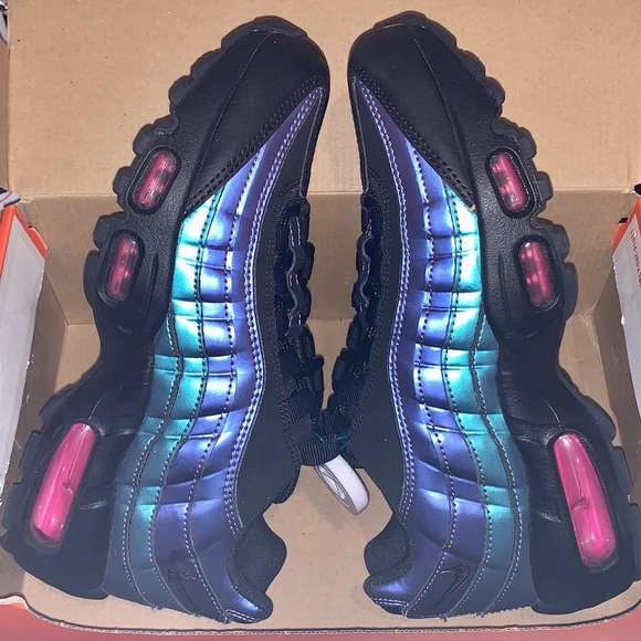 UNISEX NEW AUTHENTIC Nike Air Max 95 Premium Throwback Future - Picture 10 of 12
